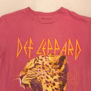 Def Leppard Band Graphic Crew Neck T Shirt Adult Mens Size Small S Pink
